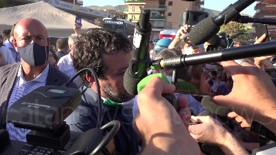 Scene from Salvini a Mondragone: "Centri sociali preferiscono la camorra"