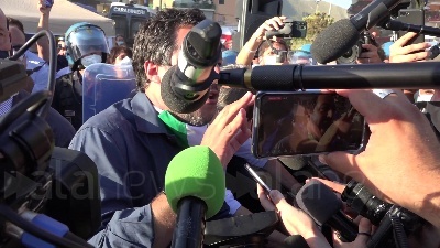 Scene from Salvini a Mondragone: "Centri sociali preferiscono la camorra"