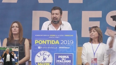 Scene from Pontida, Salvini: "Noi sfideremo i traditori chiusi nei palazzi"