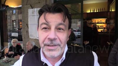 Scene from Primarie Pd, a Milano si vota anche nel Bar Salvini