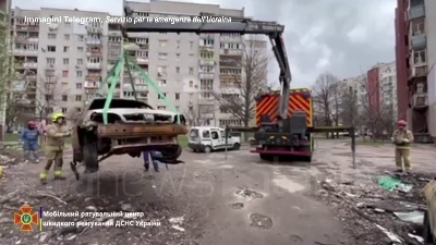 Scene from Ucraina, continuano i lavori di soccorso e ricerca tra le macerie a Chernihiv