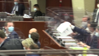 Scene from Lombardia: protesta delle opposizioni per l'assenza di Fontana in consiglio regionale