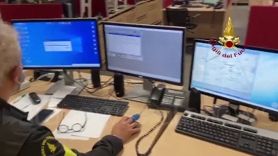 Scene from Terremoto a Milano, le chiamate alla sala operativa dei vigili del fuoco