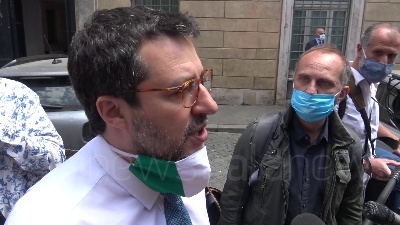 Scene from Open Arms, Salvini: "Giustizia è fatta, Renzi? Non l'ho sentito"