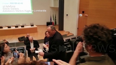 Scene from Coronavirus, Gallera: "Che rabbia nel vedere quelle mascherine inutili"