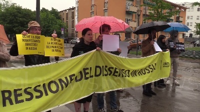 Scene from Milano, Amnesty International manifesta contro la repressione del dissenso in Russia
