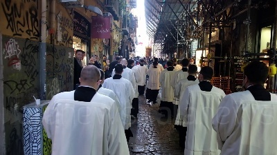 Scene from Napoli, miracolo di San Gennaro: niente attesa, sangue liquefatto in pochi minuti