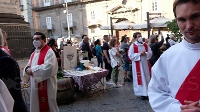 Scene from Napoli, miracolo di San Gennaro: niente attesa, sangue liquefatto in pochi minuti