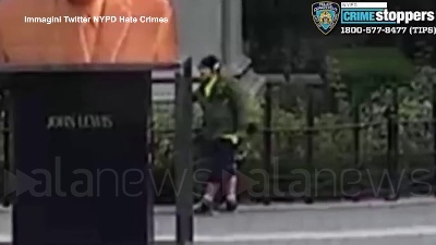 Scene from Usa, statua di George Floyd vandalizzata a New York