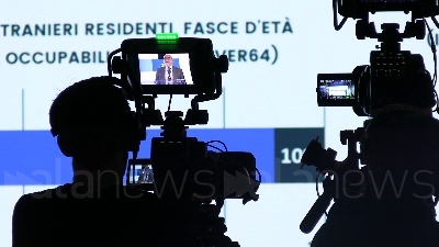 Scene from Retail, i nativi digitali vanno ancora nei negozi