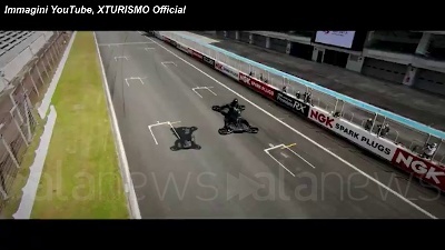 Scene from Giappone, presentata la XTurismo: prima moto volante sul mercato