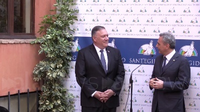 Scene from Pompeo visita la Comunità di Sant'Egidio a Roma: "Fate lavoro notevole"