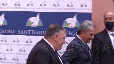 Scene from Pompeo visita la Comunità di Sant'Egidio a Roma: "Fate lavoro notevole"