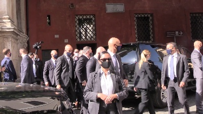Scene from Pompeo visita la Comunità di Sant'Egidio a Roma: "Fate lavoro notevole"