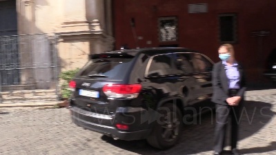 Scene from Pompeo visita la Comunità di Sant'Egidio a Roma: "Fate lavoro notevole"