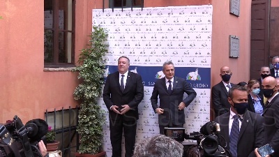 Scene from Pompeo visita la Comunità di Sant'Egidio a Roma: "Fate lavoro notevole"