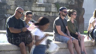 Scene from Domenica ecologica a Roma, tra metro chiuse e centro affollato
