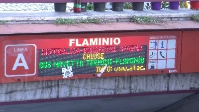 Scene from Domenica ecologica a Roma, tra metro chiuse e centro affollato