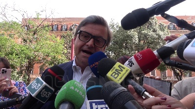 Scene from Governo, Calenda: "Triangolo Conte Draghi Grillo? Che meraviglia"