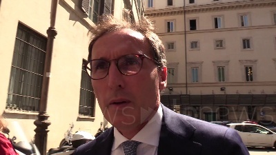 Scene from Boccia: "Nominato Gentiloni all'unanimità e con il sorriso di tutti"