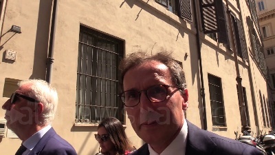 Scene from Boccia: "Nominato Gentiloni all'unanimità e con il sorriso di tutti"