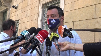 Scene from Covid, Salvini: "Al lavoro per togliere le mascherine"