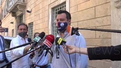 Scene from Covid, Salvini: "Al lavoro per togliere le mascherine"