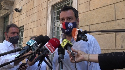 Scene from Covid, Salvini: "Al lavoro per togliere le mascherine"