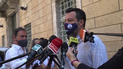 Scene from Covid, Salvini: "Al lavoro per togliere le mascherine"