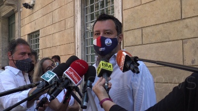 Scene from Covid, Salvini: "Al lavoro per togliere le mascherine"