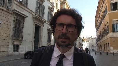Scene from Toninelli:"Nessuna partita di scambio con il Pd tra Mes e Refendum"