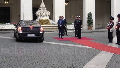 Scene from Ue, Juncker a Palazzo Chigi per il vertice con il premier Conte