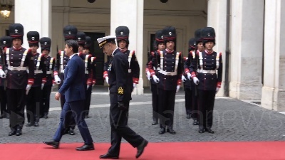 Scene from Ue, Juncker a Palazzo Chigi per il vertice con il premier Conte