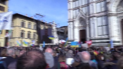 Scene from Ucraina, Zelensky alla manifestazione di Firenze: "Stare insieme all'Ue è importante per noi"