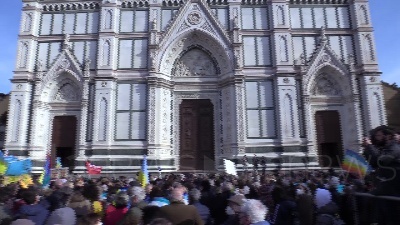 Scene from Ucraina, Zelensky alla manifestazione di Firenze: "Stare insieme all'Ue è importante per noi"