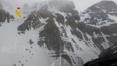 Scene from Spagna, alpinisti bloccati a duemila metri d'altezza: salvati dalla Guardia Civil
