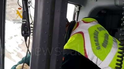 Scene from Spagna, alpinisti bloccati a duemila metri d'altezza: salvati dalla Guardia Civil