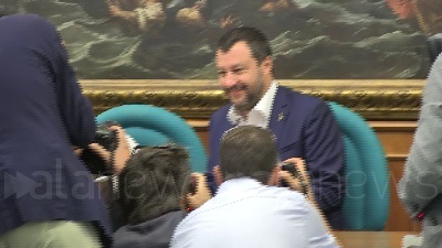 Scene from Salvini: "Mi piace governo che fa, non quello che litiga"