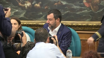 Scene from Salvini: "Mi piace governo che fa, non quello che litiga"