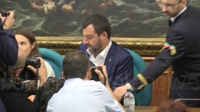 Scene from Salvini: "Mi piace governo che fa, non quello che litiga"