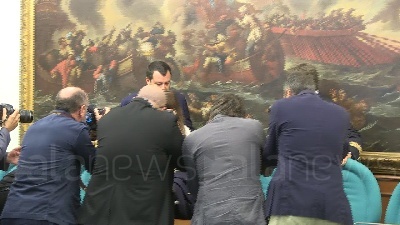 Scene from Salvini: "Mi piace governo che fa, non quello che litiga"