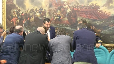 Scene from Salvini: "Mi piace governo che fa, non quello che litiga"