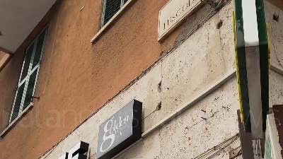 Scene from Coronavirus, Milano applaude medici e infermieri