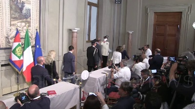 Scene from Fico al Colle per mezz'ora. Entra Autonomie: iniziano le consultazioni dei gruppi