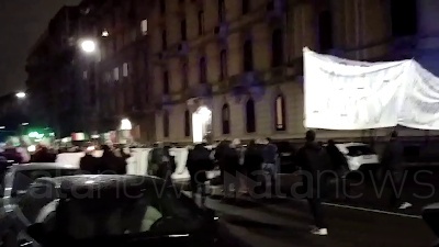 Scene from Ucraina, manifestazione pro Putin in via Boccaccio a Milano