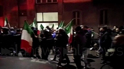 Scene from Ucraina, manifestazione pro Putin in via Boccaccio a Milano