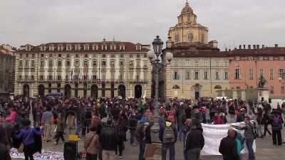 Scene from Green Pass, a Torino in centinaia protestano tra dipendenti comunali e Gtt