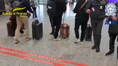 Scene from Malpensa, viaggiano con 430mila euro non dichiarati: sanzionate tre passeggere