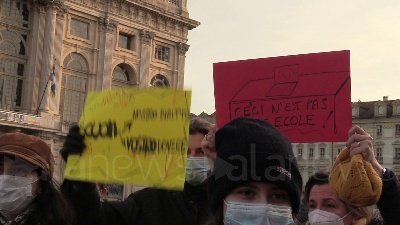 Scene from Scuola, popolo anti dad torna in piazza a Torino: "Governo fa solo false promesse"