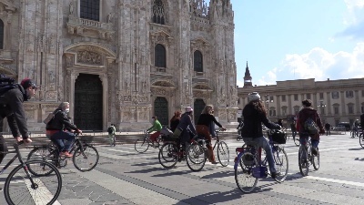 Scene from Milano, Bike Strike di Fridays for Future in Duomo: "Basta false promesse"